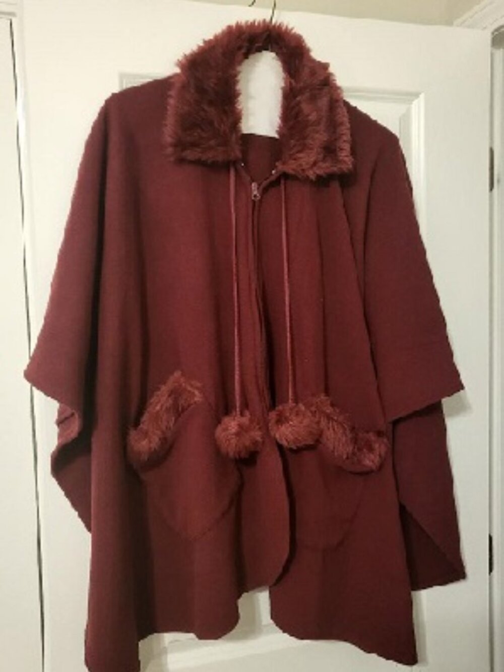 Le Moda Burgundy Winter Cape OS